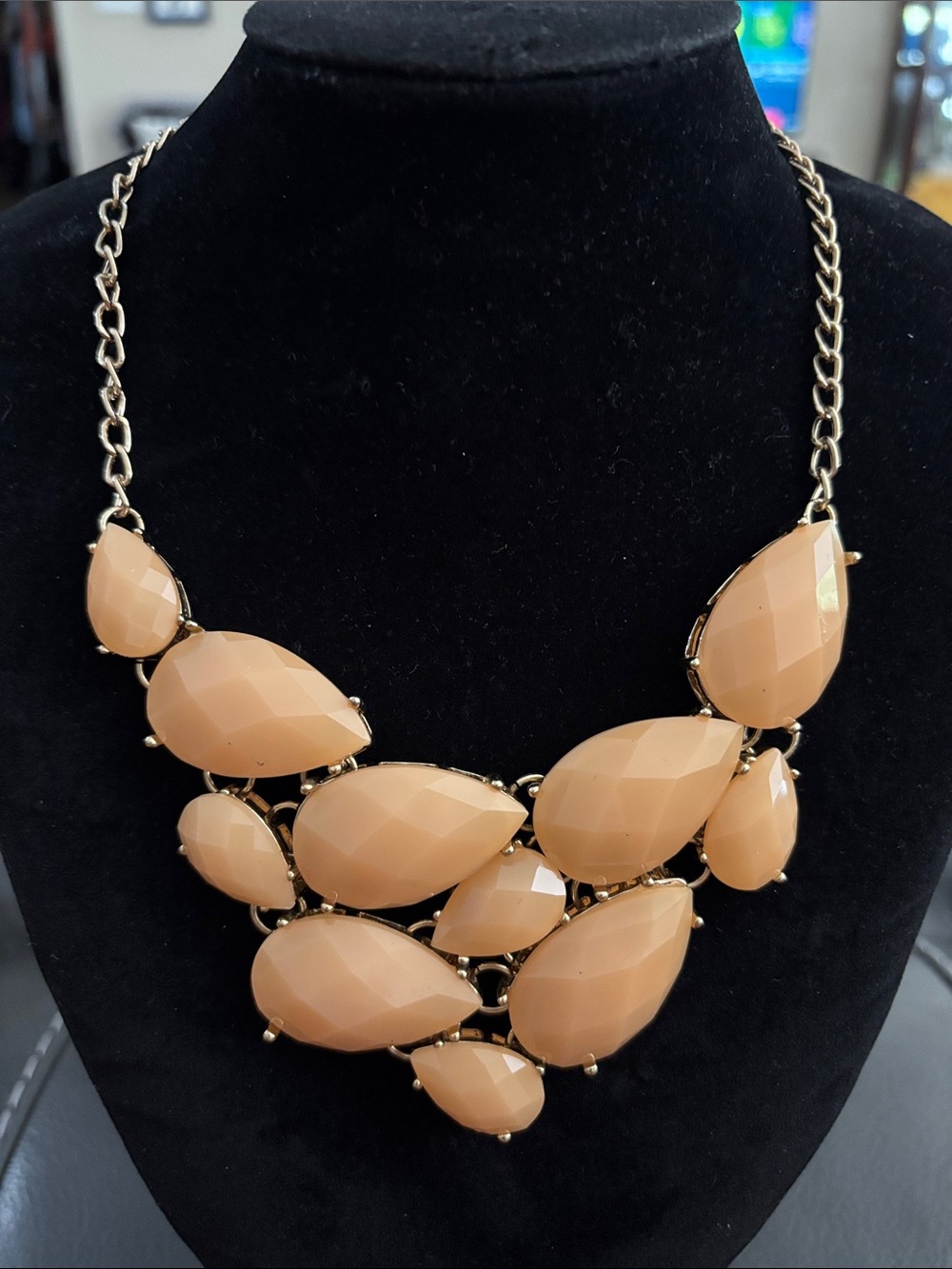 Peachy Beige Teardrop Statement Necklace